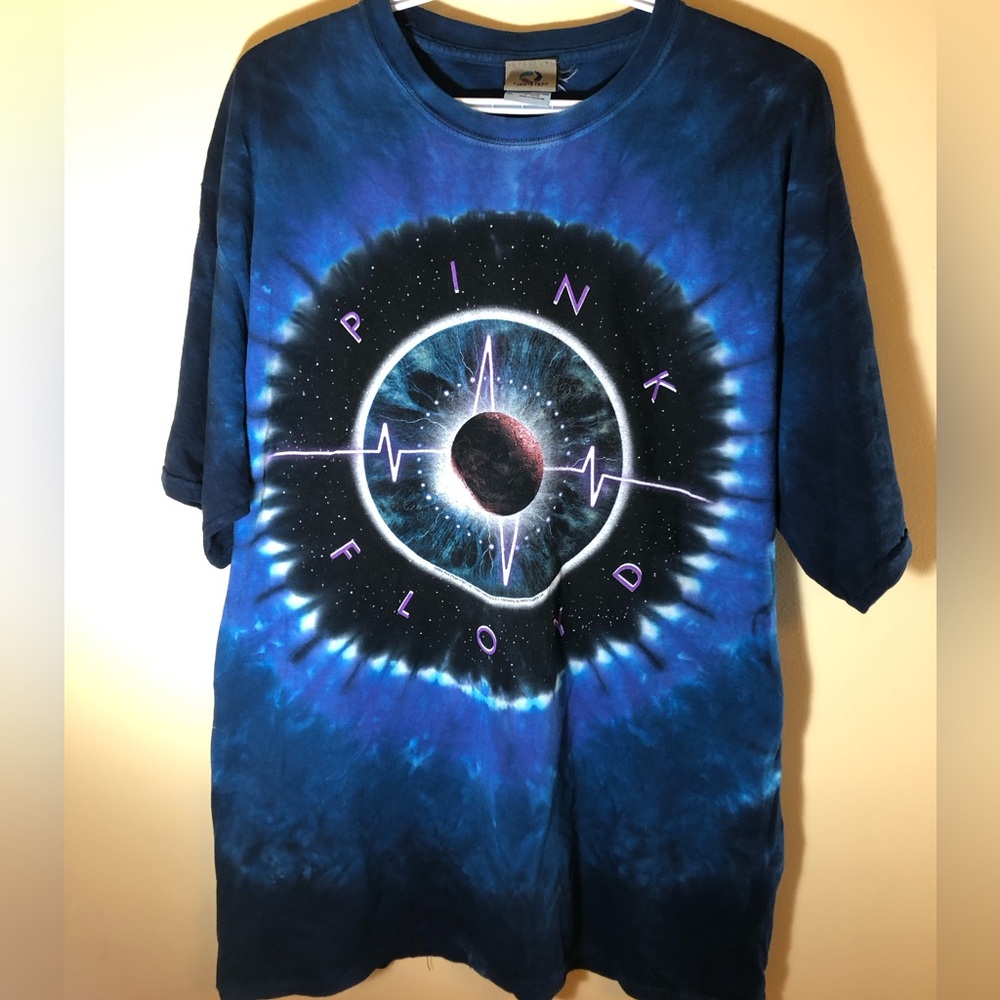2005 Pink Floyd T-Shirt by liquid blue